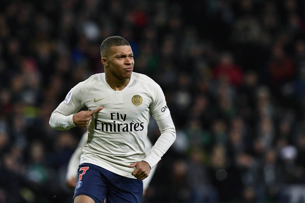 “小厂玩命”，35年不踩刹车，长城魏建军凭什么屡屡穿越周期